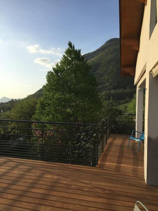 Maison De Vacances 220M2 Vue Lac Et Chateau 망통생베르나드 외부 사진