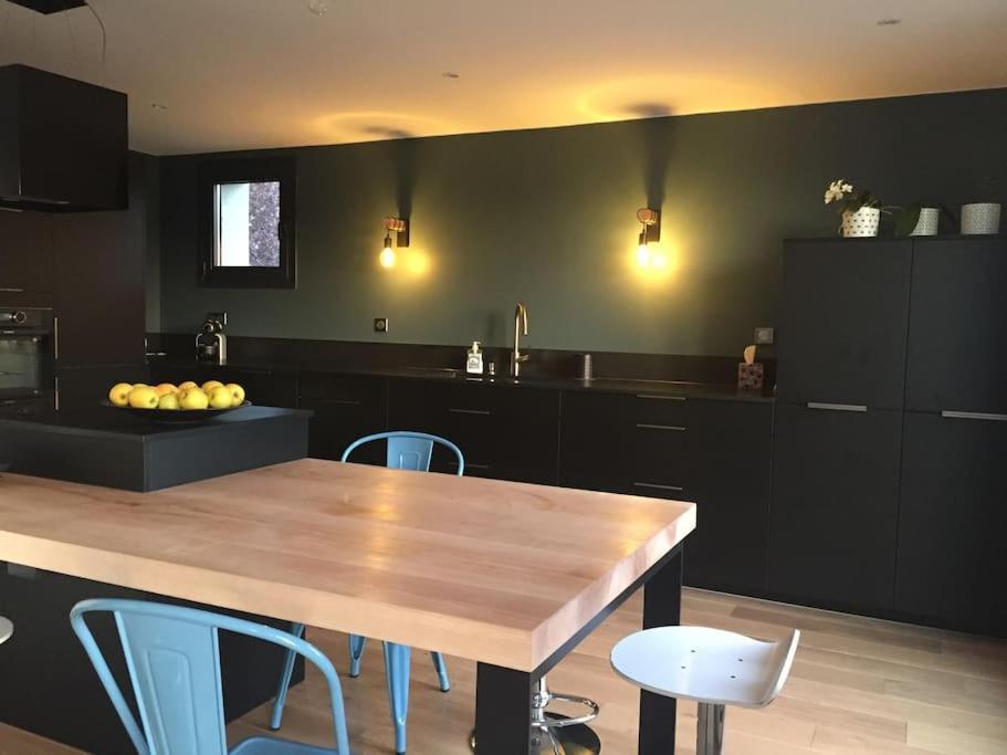Maison De Vacances 220M2 Vue Lac Et Chateau 망통생베르나드 외부 사진